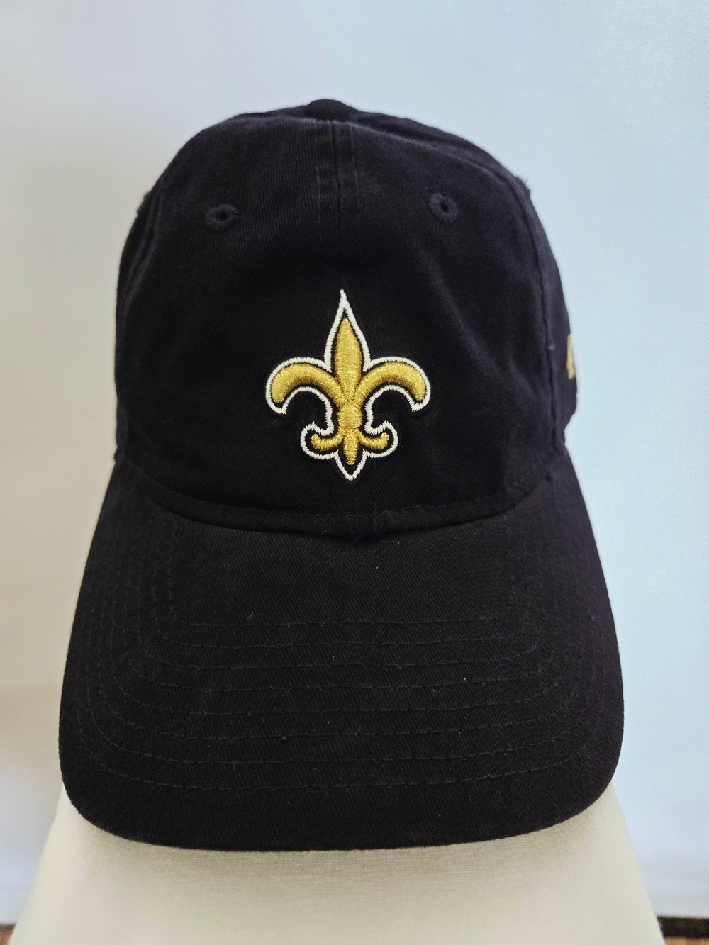 NFL NEW ERA NEW ORLEANS 'SAINTS' CAP WOMEN'S BLACK GOLD EMBROIDERED ADJUSTABLE - Picture 1 of 11